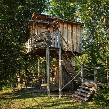 בקתה Treehouse Toplak